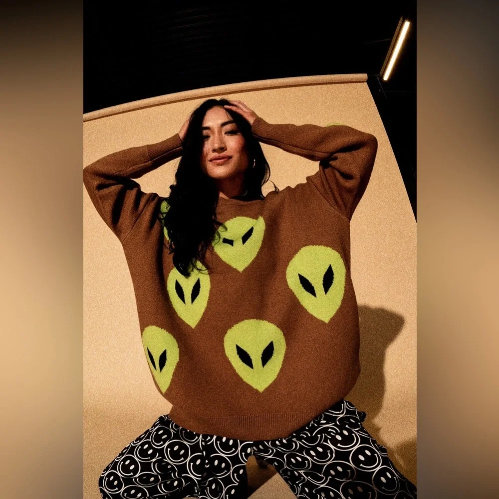 Dressed in LaLa Too Cool For You Oversized Alien Knit in Coffee sweater - Picture 3 of 6